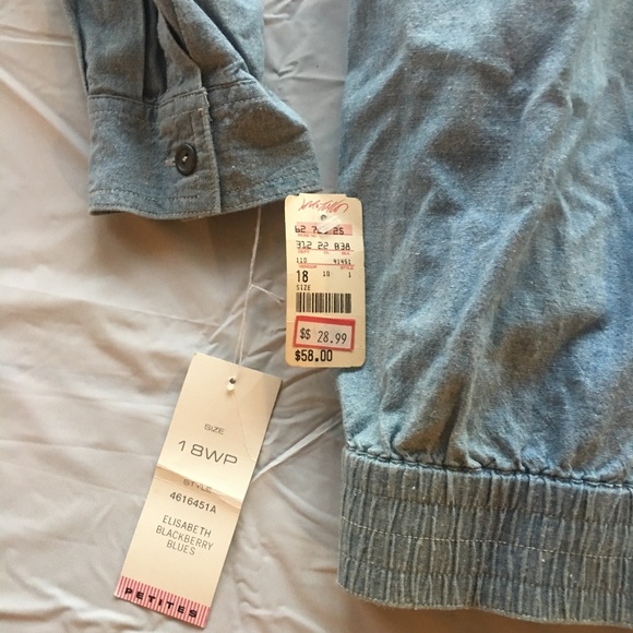 Vintage liz Claiborne button down - Picture 4 of 4